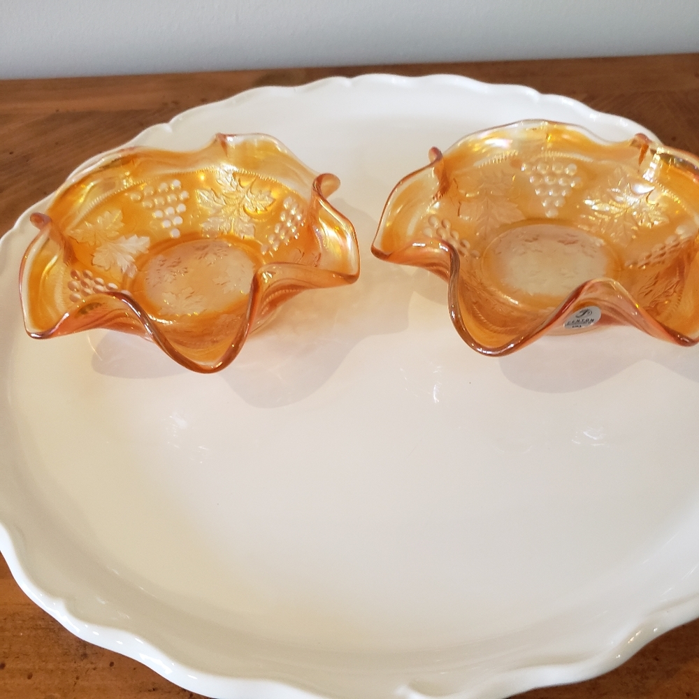Pair of Fenton ruffle bowls